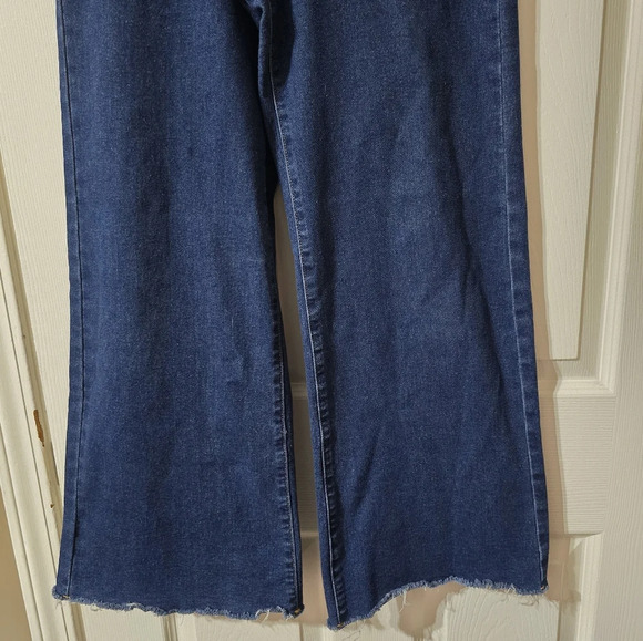 Anniewear LA High Waist Wide Flare Leg Mia Crop Jeans, Dark Wash, Raw Hem, EUC! - Picture 6 of 13